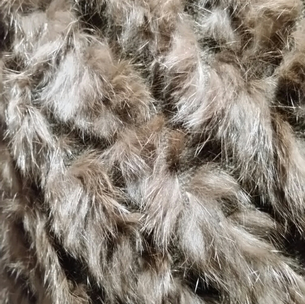 Fur (Rex Rabbit) poncho - Picture 8 of 8